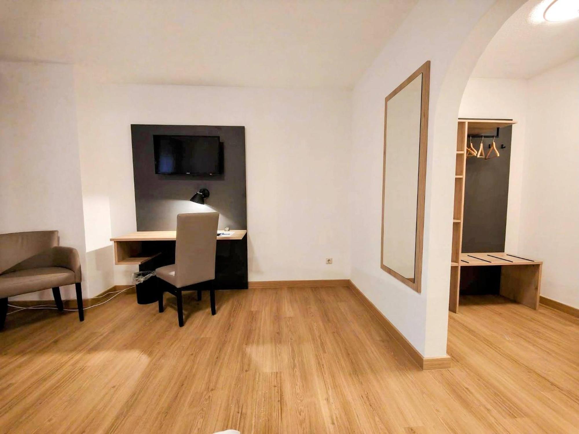 A8 Hotel Im Darchinger Hof Bed & Breakfast - Zwischen Holzkirchen Und Weyarn - Zwischen Muenchen Salzburg Und Innsbruck - Kurz Vor Dem Irschenberg Buitenkant foto